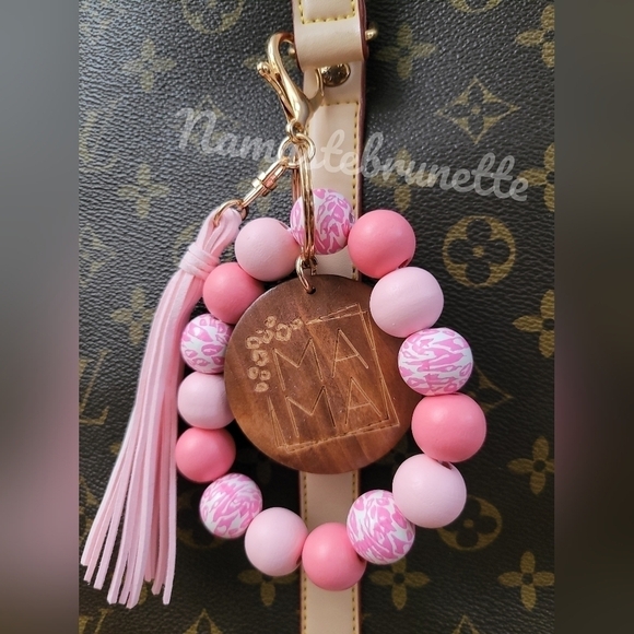 Wooden Beaded Mama Keychain Bag Charm With Pink Tassel - Picture 10 of 13